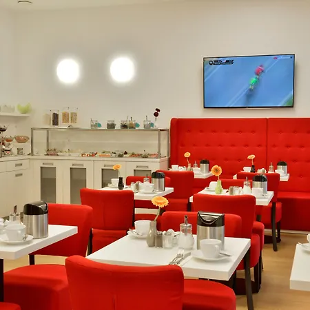 Invite Hauptbahnhof 3*