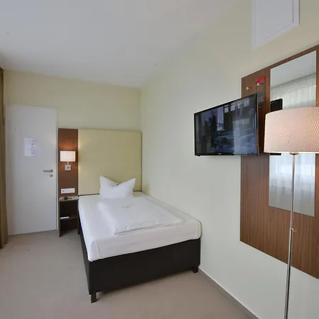 Invite Hauptbahnhof Hotel 3*